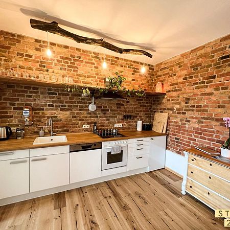 Altstadt Apartments Нойрупин Екстериор снимка